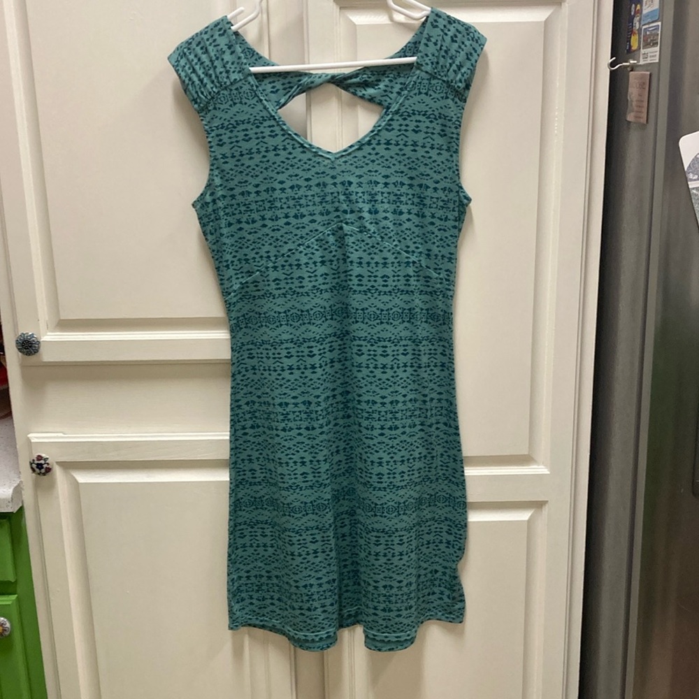 Casual dress. Marmot.